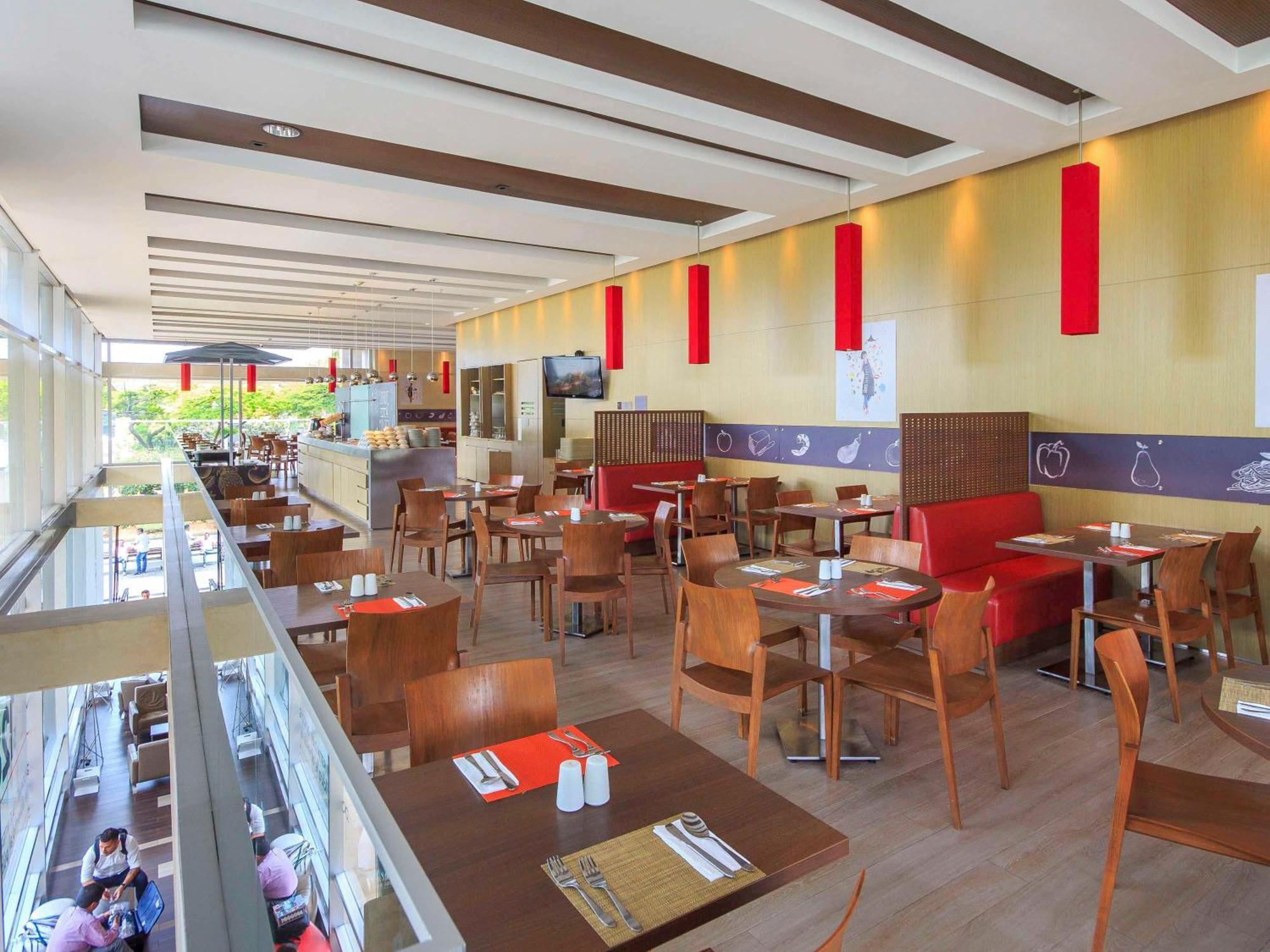 Ibis Medellin Hotel Ngoại thất bức ảnh