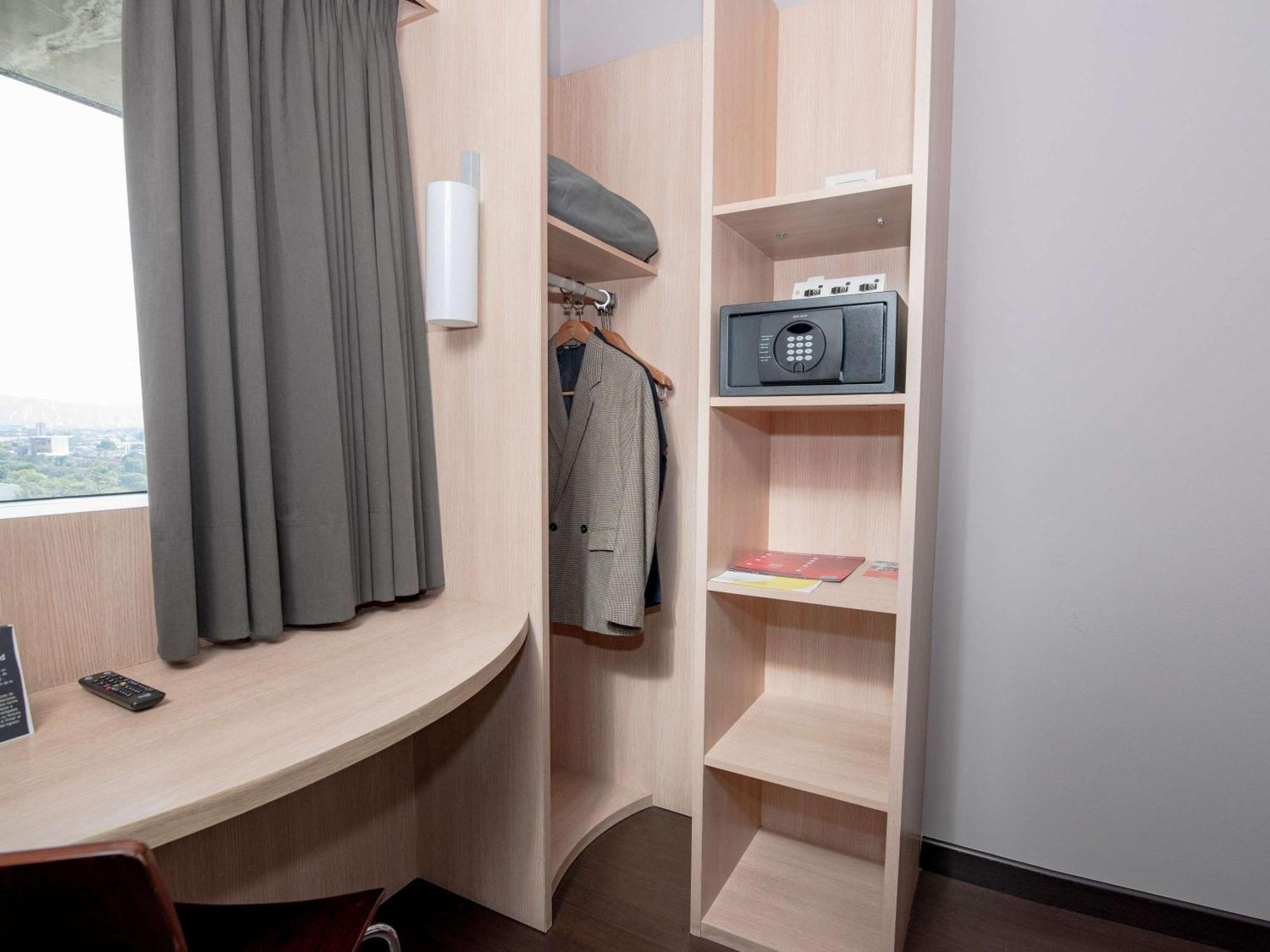 Ibis Medellin Hotel Ngoại thất bức ảnh