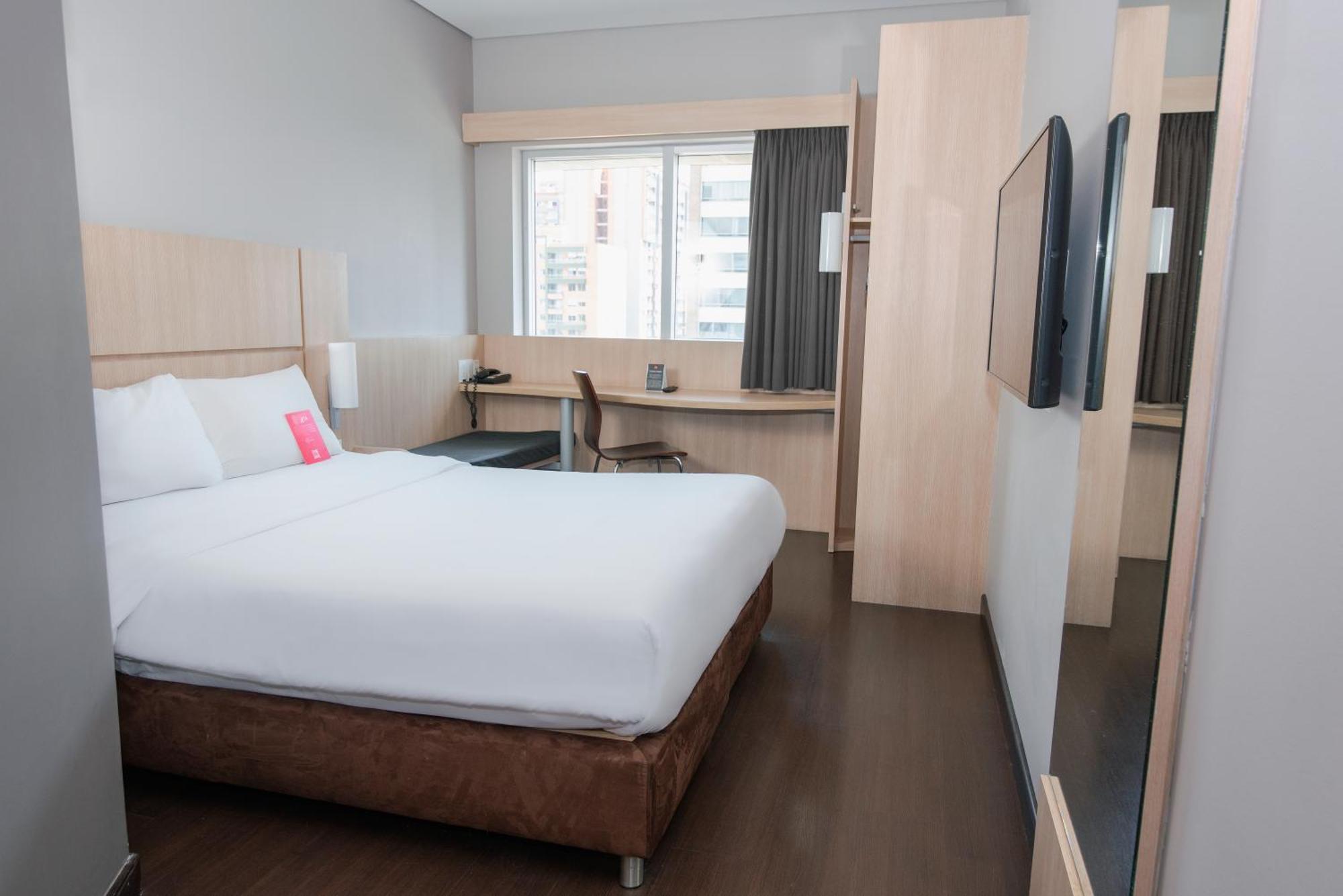 Ibis Medellin Hotel Ngoại thất bức ảnh